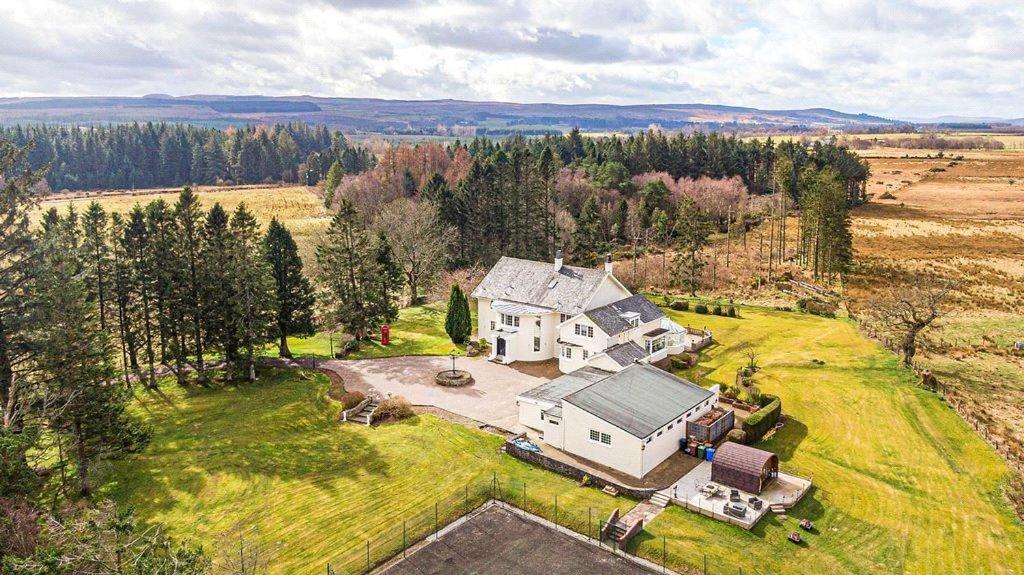 Finn Village - Loch Lomond Villa B&B - Black Room With Jacuzzi-Style Bath Glasgow Dış mekan fotoğraf