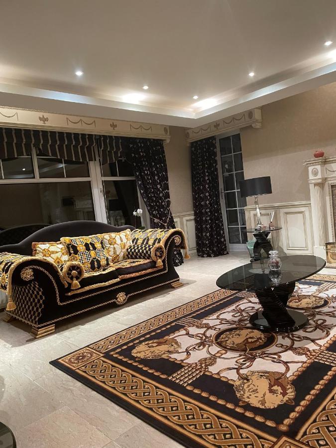 Finn Village - Loch Lomond Villa B&B - Black Room With Jacuzzi-Style Bath Glasgow Dış mekan fotoğraf