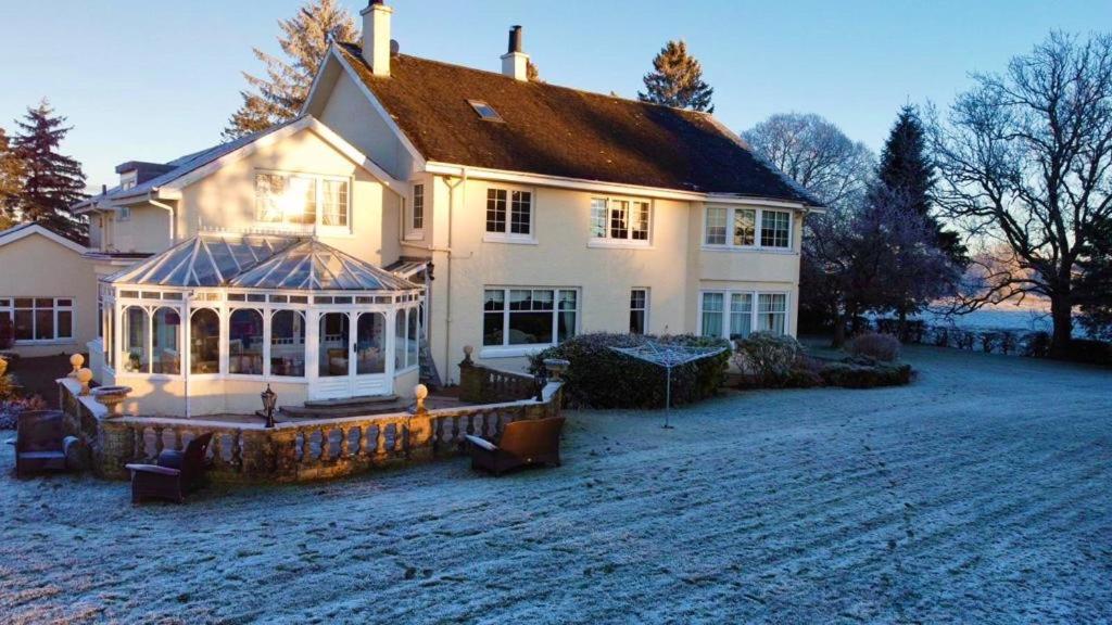 Finn Village - Loch Lomond Villa B&B - Black Room With Jacuzzi-Style Bath Glasgow Dış mekan fotoğraf