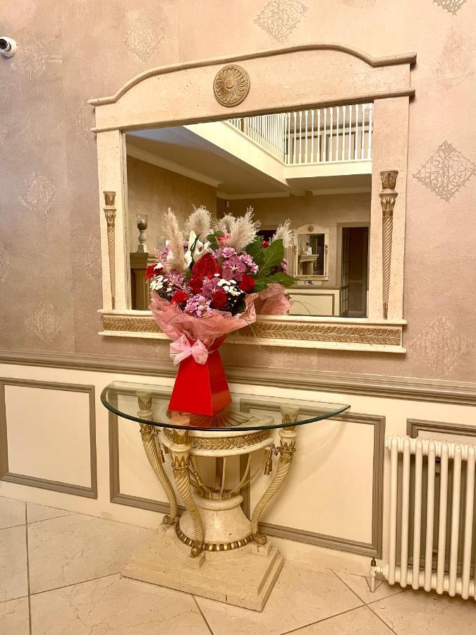 Finn Village - Loch Lomond Villa B&B - Black Room With Jacuzzi-Style Bath Glasgow Dış mekan fotoğraf