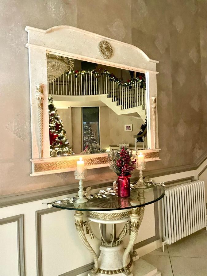 Finn Village - Loch Lomond Villa B&B - Black Room With Jacuzzi-Style Bath Glasgow Dış mekan fotoğraf
